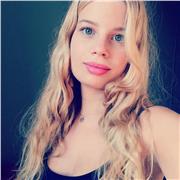 Profesora con titulación C1 Cambridge Advanced con 5 años de experiencia dando clases de inglés de todos los niveles.